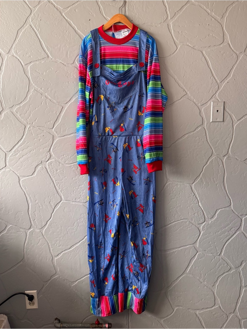 Spirit Halloween Chucky Good Guys Costume Adult L/XL Overalls Wig
